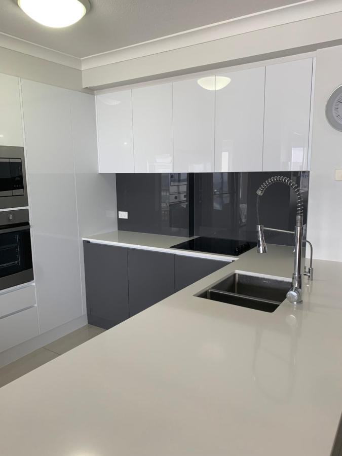 Stunning 2 Bedroom Ocean View Apartment Gold Coast Exterior foto